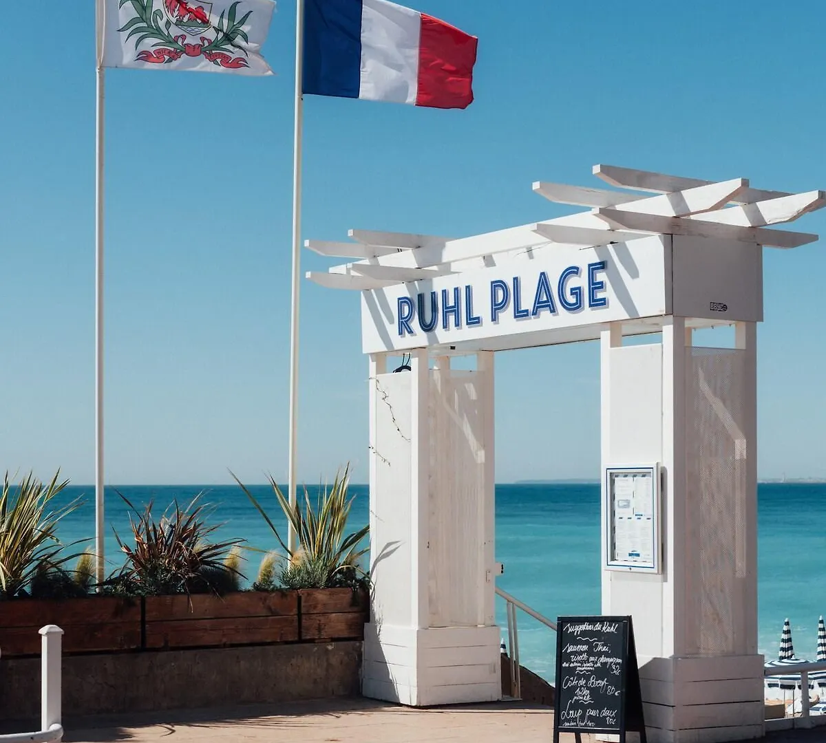 Sea Side, Modern, Nice Promenade Apartment